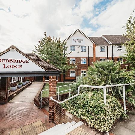 Redbridge Lodge Ilford Kültér fotó
