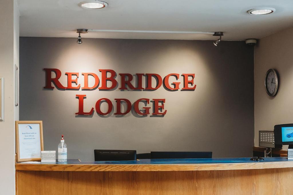Redbridge Lodge Ilford Kültér fotó